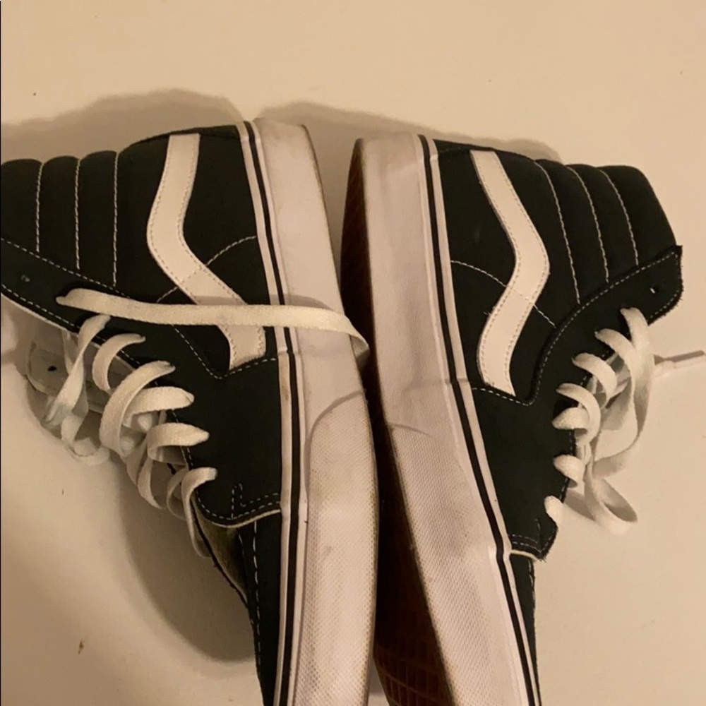 Men’s Vans - Picture 2 of 3